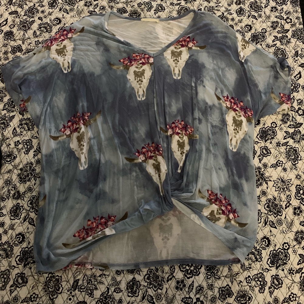 Bull skull knot top